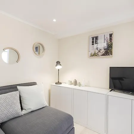 Lovelystay The Nest Alfama Lisbon